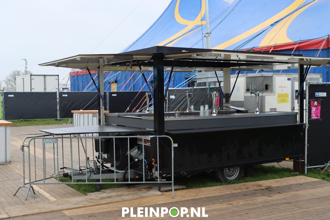 Zondag D I V.        (4)